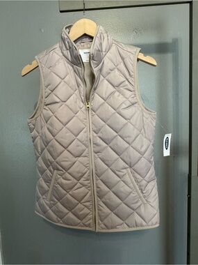 Old Navy Quilted Sleeveless Vest - Pale Lavender/Silver